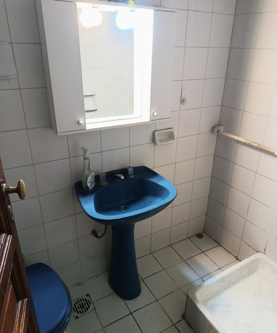 Foto de Depto apto profesional 2 amb y medio excelente ubicación, imagen 5