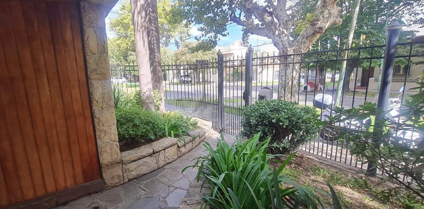 Casa en Banfield Este 2