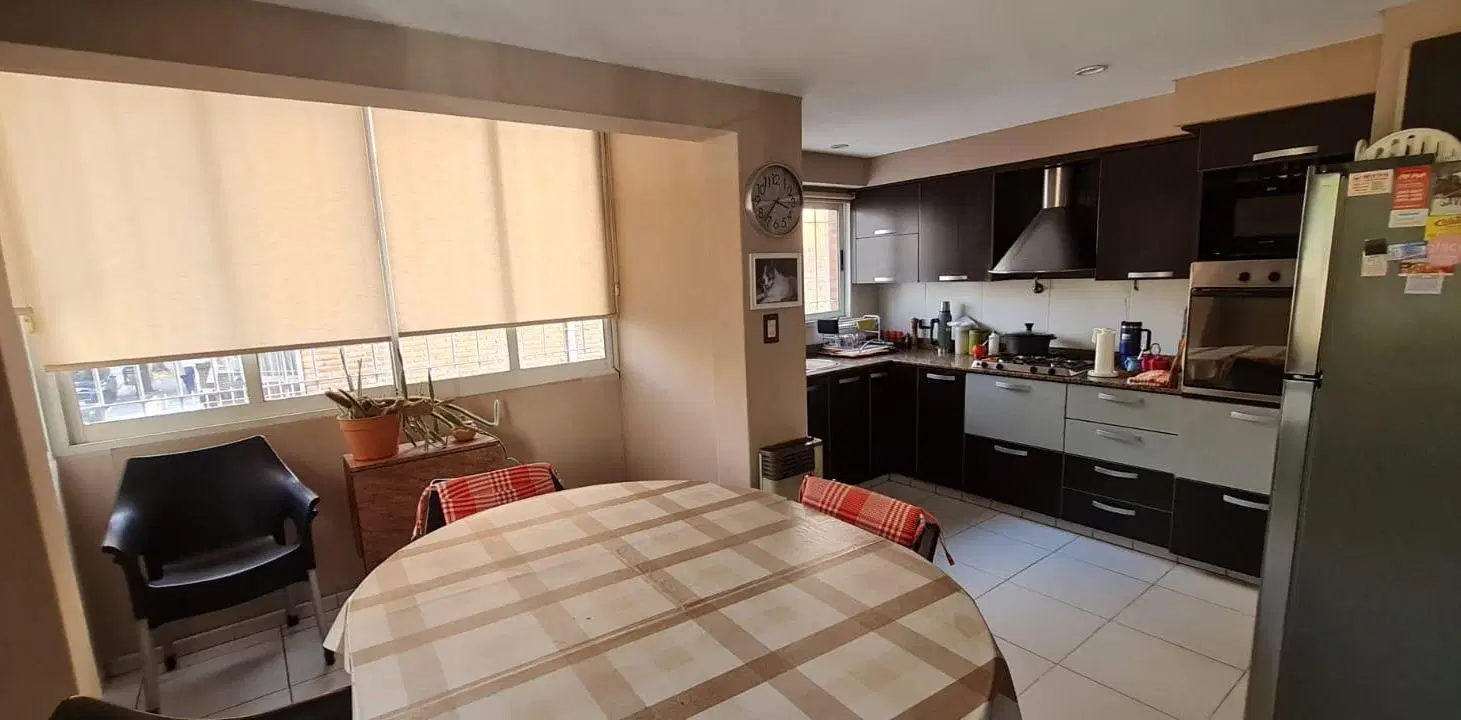Triplex en Garona 402. Lomas Oeste 3