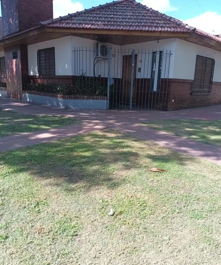 Casa de 3 dormitorios. Lomas de Zamora Oeste 1