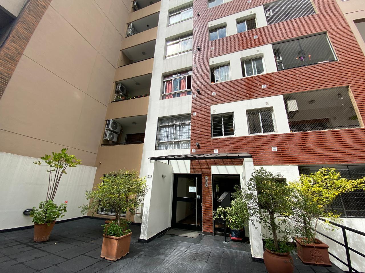 Foto de Excelente departamento con patio y jardin de invierno, imagen 1