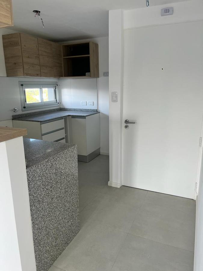 Foto de Departamento 2 ambientes con cochera en Lomas de Zamora, imagen 2