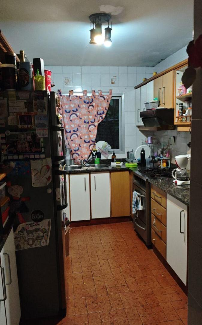 Foto de Casa en Diaz Velez 174 Lomas Oeste para 3 familias., imagen 2