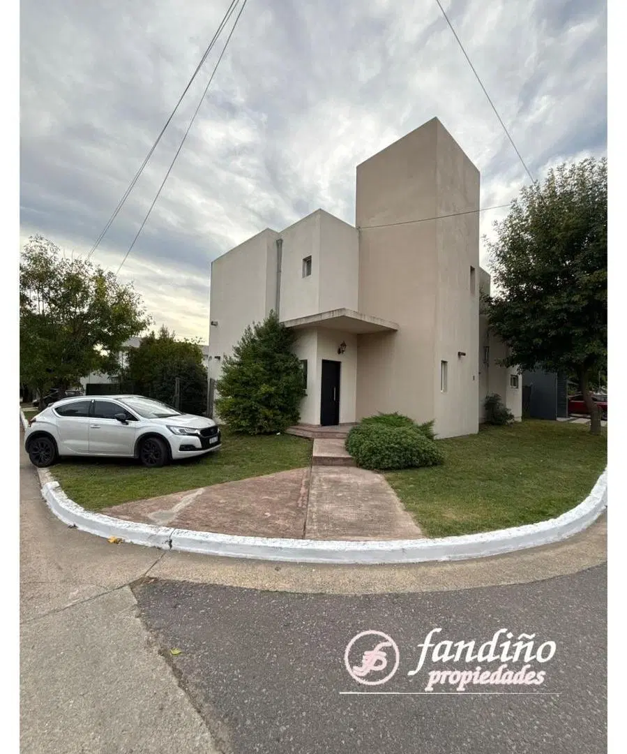 Casa en Countries/B.Cerrado (E. Echeverría) 2