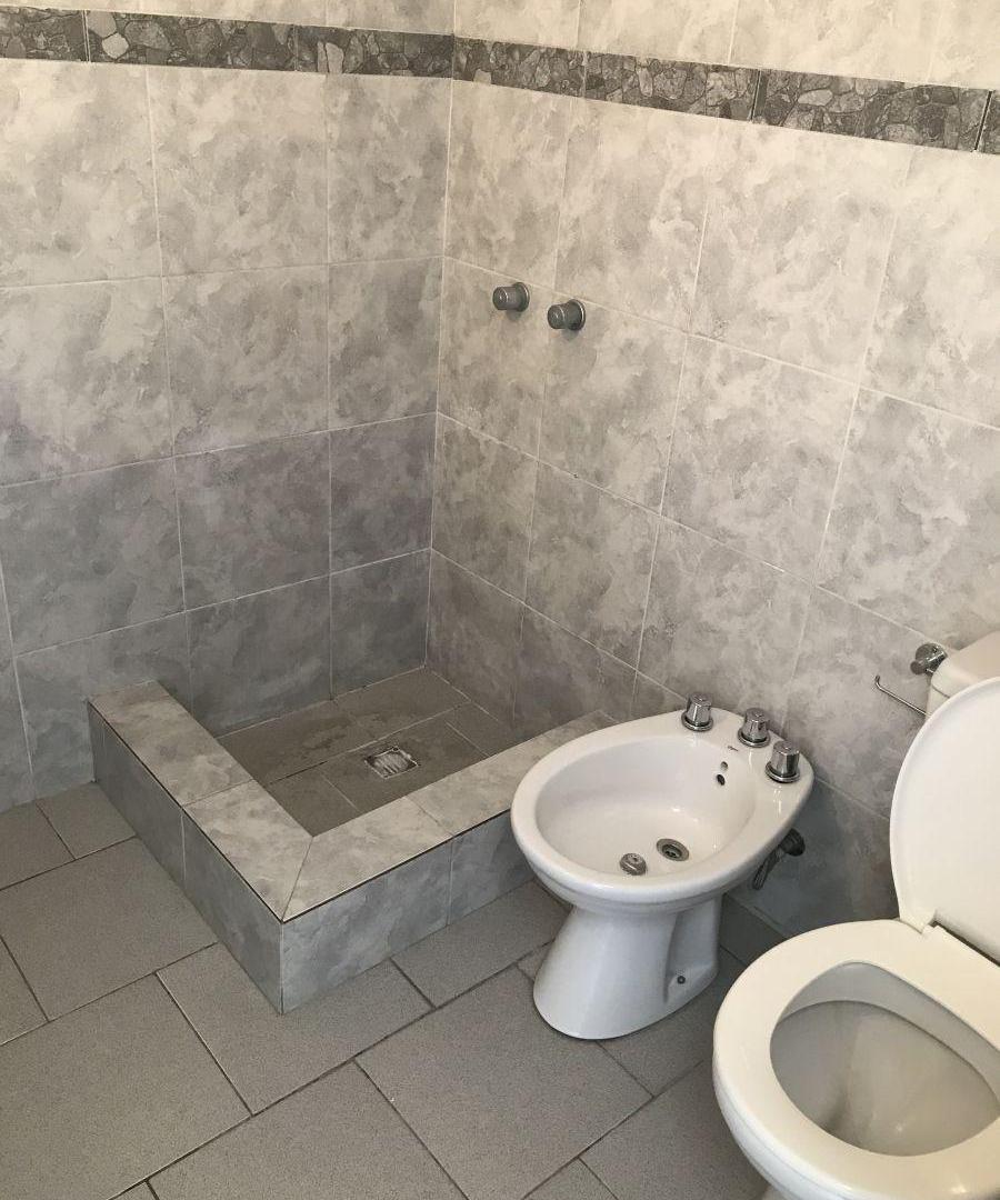 Foto de DEPARTAMENTO PARA DESTINO COMERCIAL EN ALQUILER, imagen 5