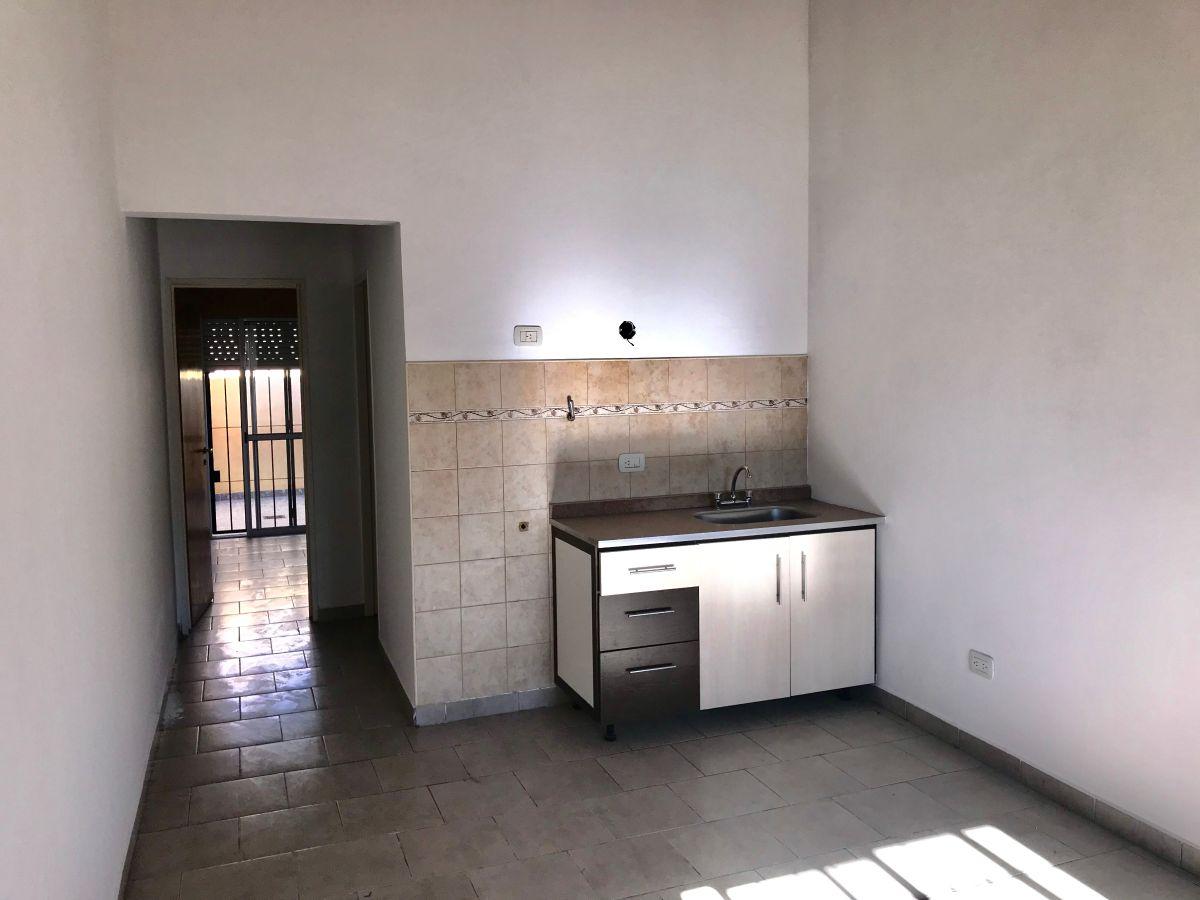 Foto de DEPARTAMENTO PARA DESTINO COMERCIAL EN ALQUILER, imagen 4