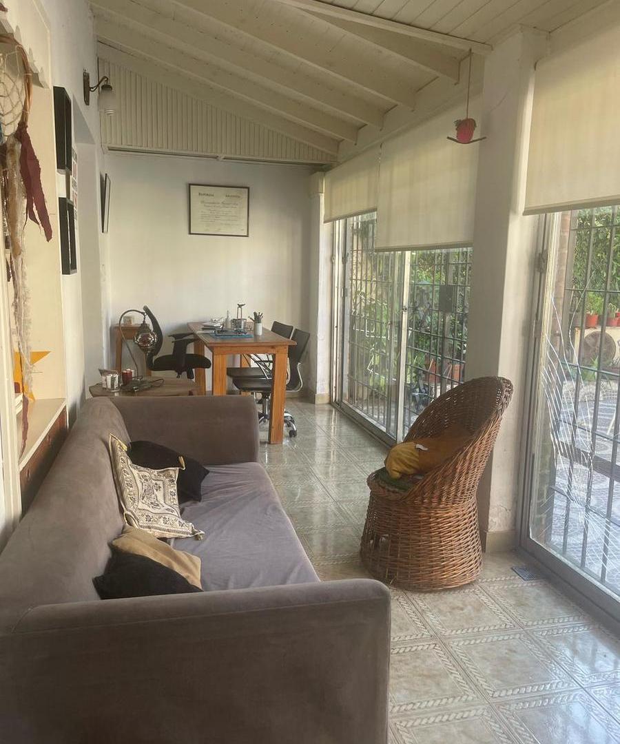 CASA EN VENTA CON JARDIN Y PILETA - VICENTE LÓPEZ - ALTO, GRAN BS. AS. NORT