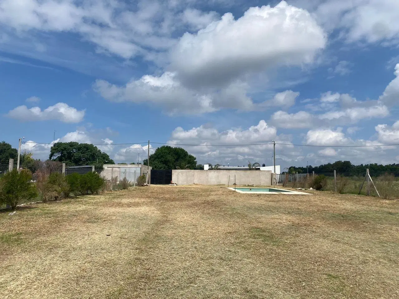 Terreno en San Pedro con Pileta 8x4   porton electrico 3