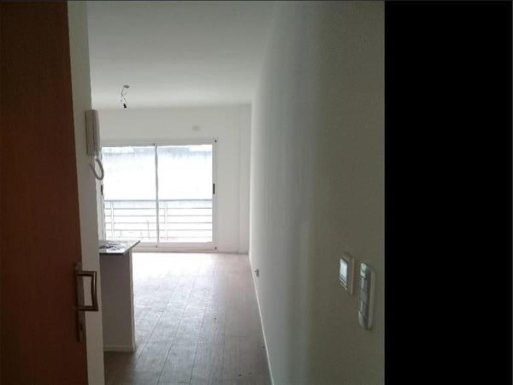 Foto de DEPARTAMENTO 1 AMBIENTE - FLORES, CAPITAL FEDERAL, imagen 2