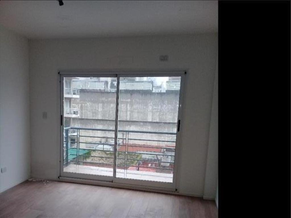 Foto de DEPARTAMENTO 1 AMBIENTE - FLORES, CAPITAL FEDERAL, imagen 1