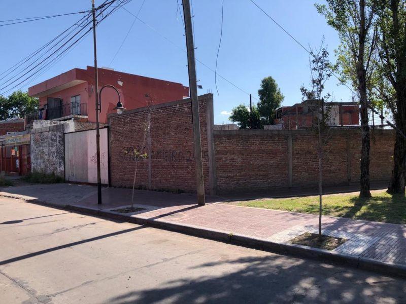 COMERCIAL SOBRE AVENIDA AVELLANEDA