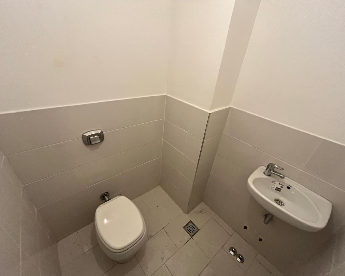 Oportunidad Unica Oficinas con Showroom a La Calle 3