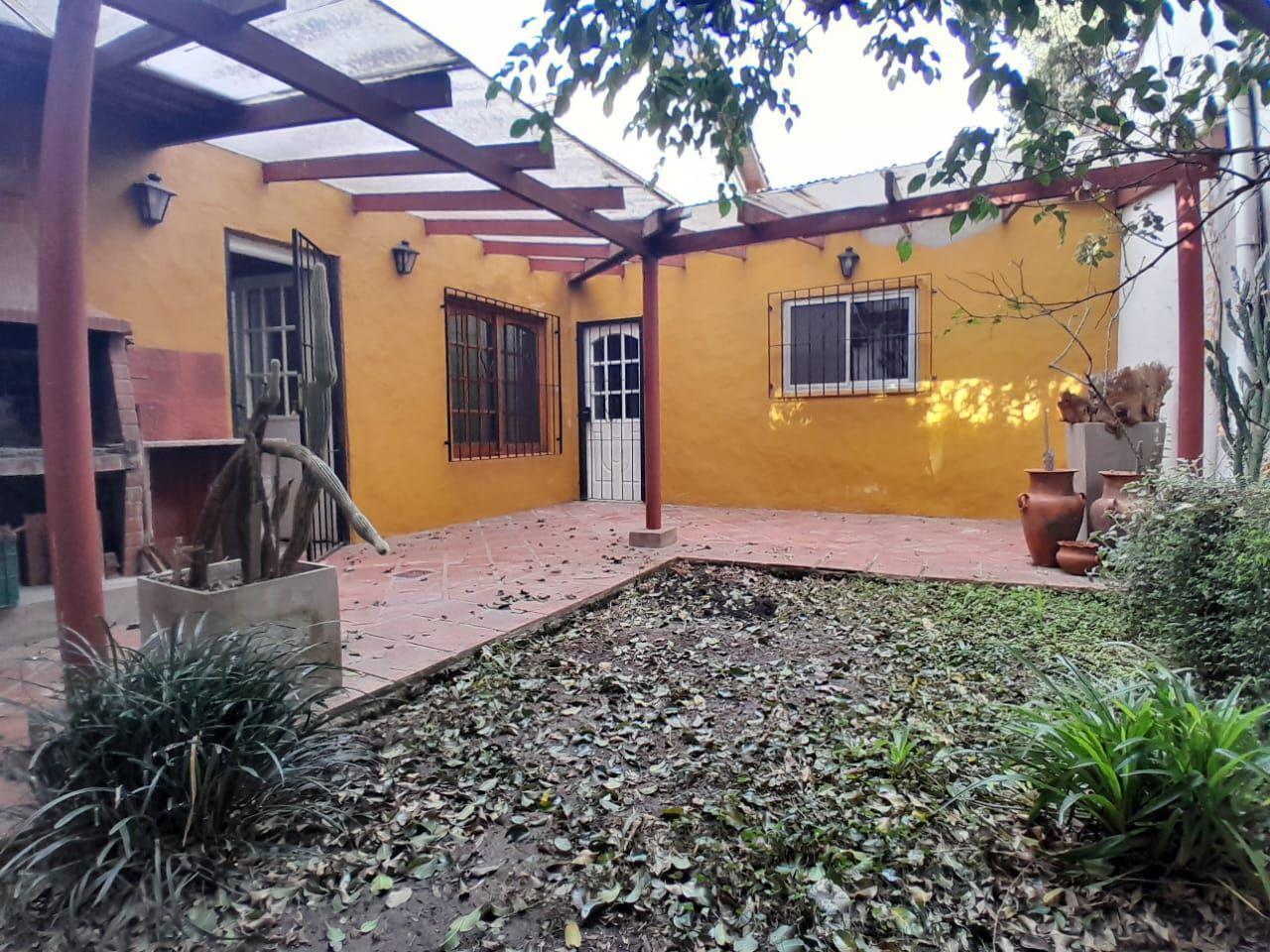 VENTA  2 CASAS INDEPENDIENTES CON GARAGE  CENTRO DE SAN FERNANDO