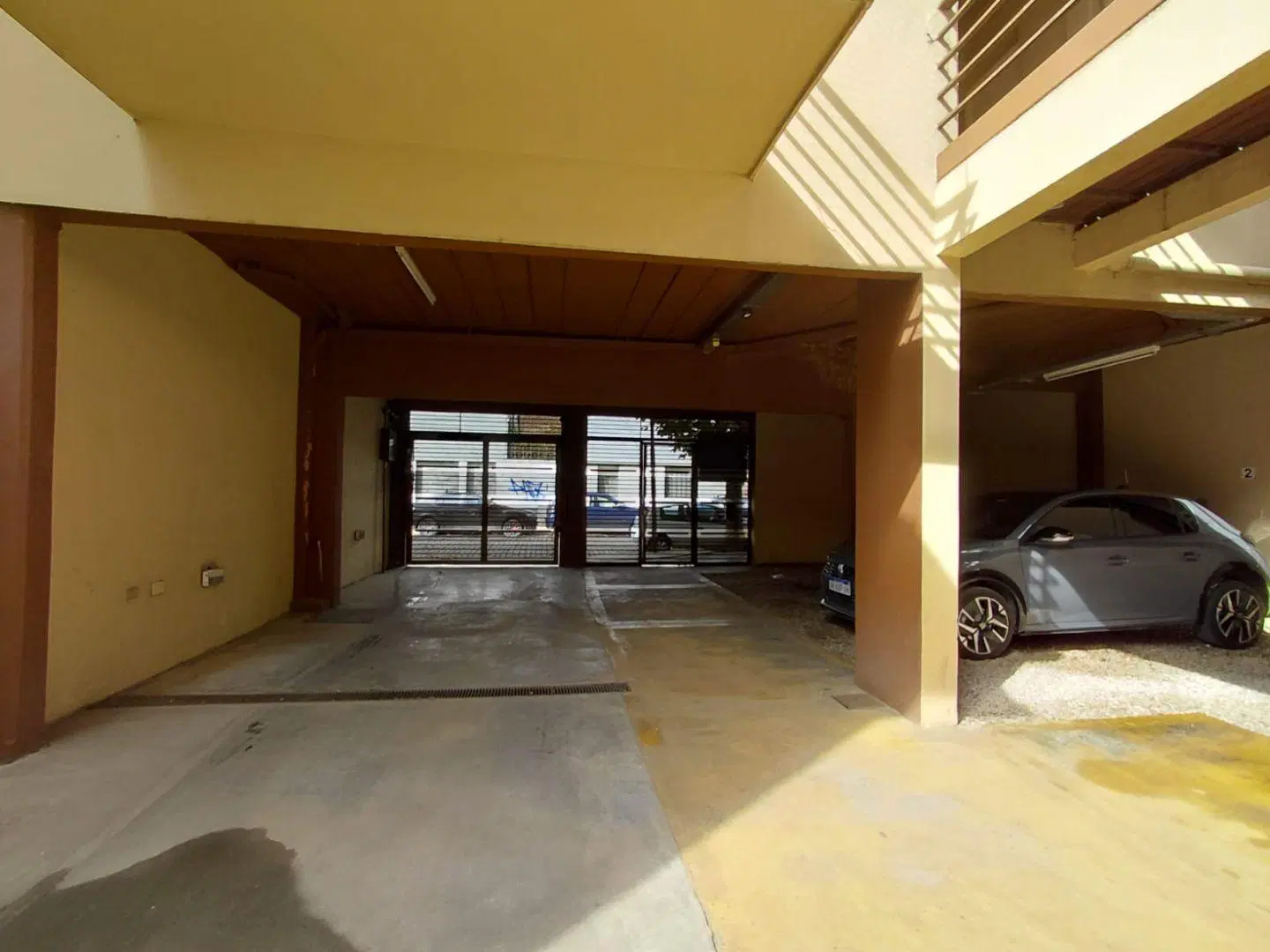 DEPARTAMENTO DOS AMBIENTES CON COCHERA DESCUBIERTA Y TERRAZA COMPARTIDA EN SAN 5