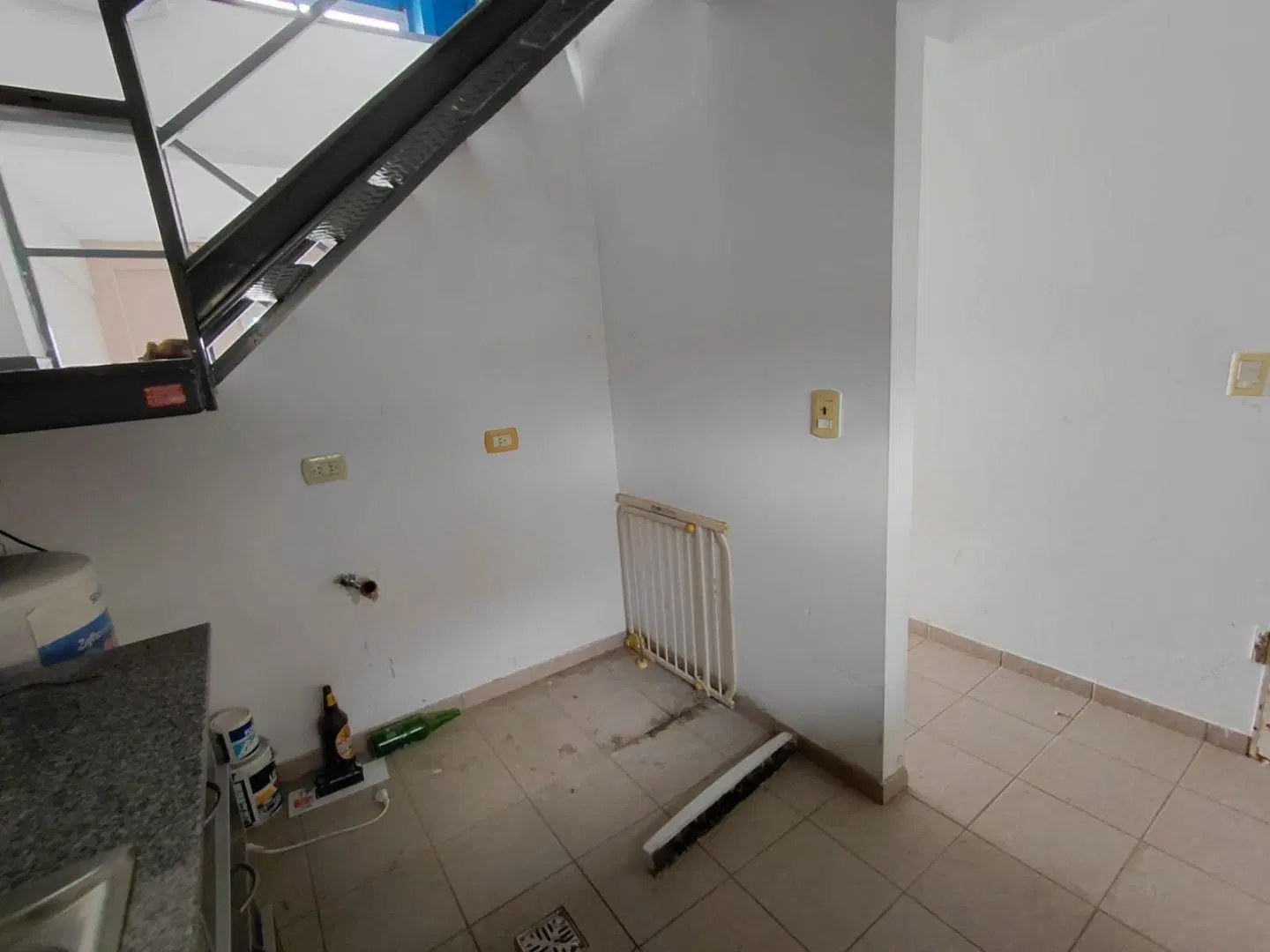 DEPARTAMENTO DOS AMBIENTES CON COCHERA DESCUBIERTA Y TERRAZA COMPARTIDA EN SAN 4