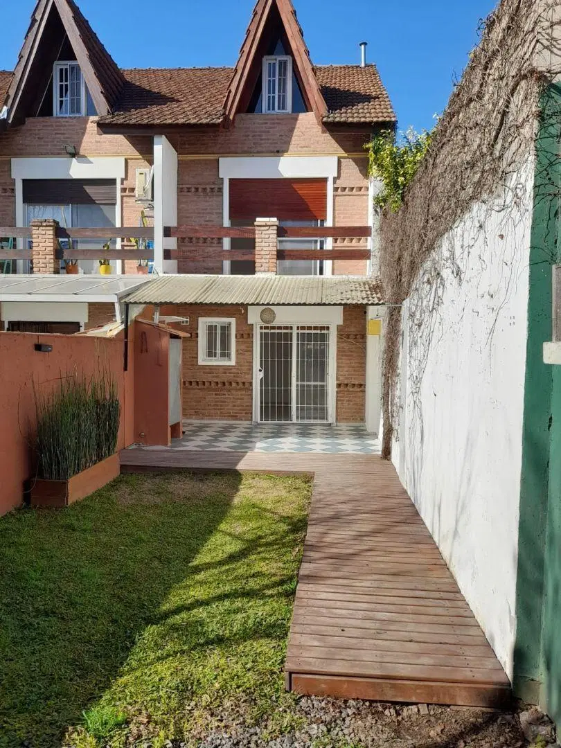 Casa 4 ambientes 2 dormitorios. | Necochea al 1400 1
