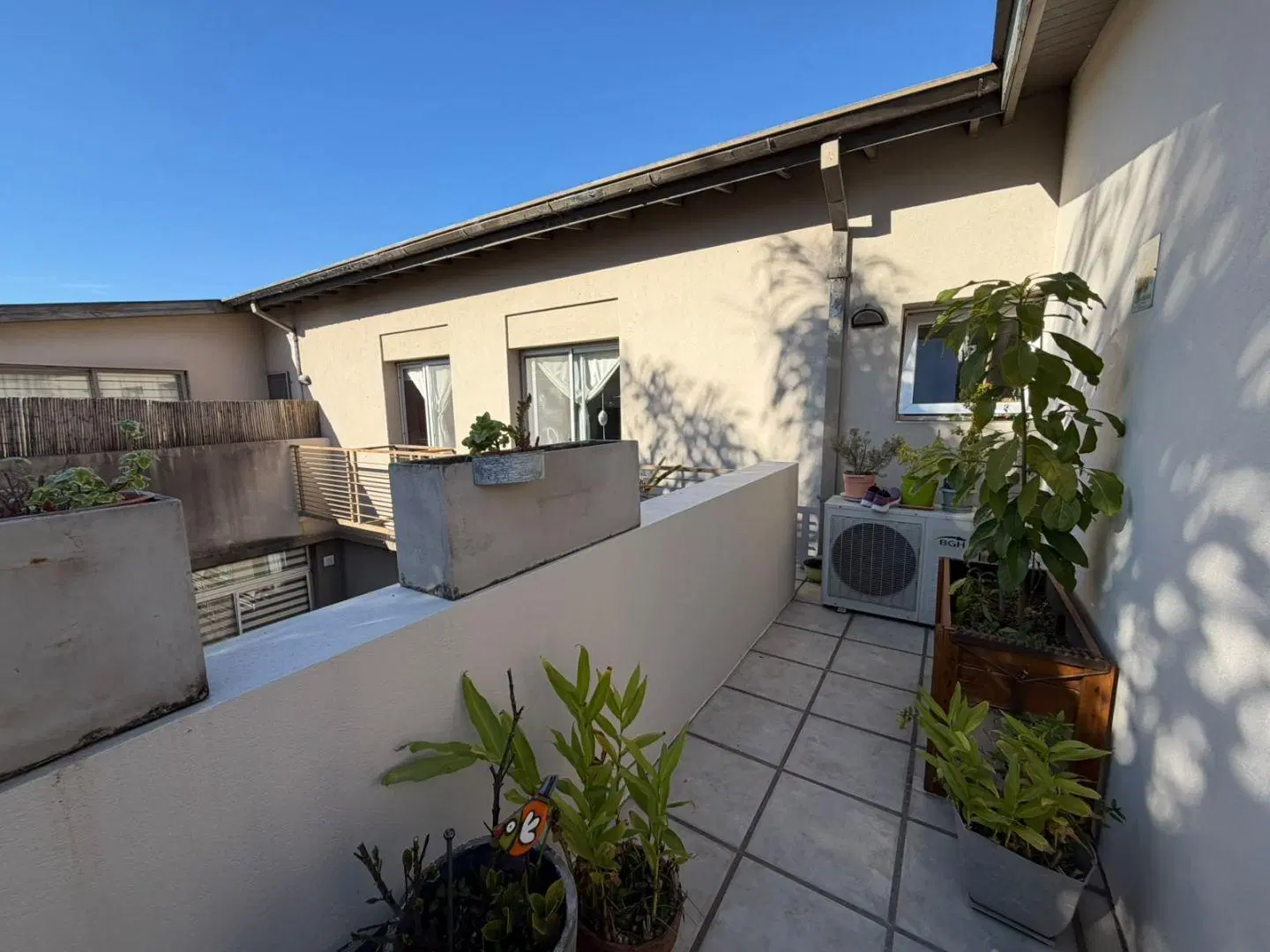 Único departamento de 3 ambientes desarrollado en una planta, terraza privada, j 8