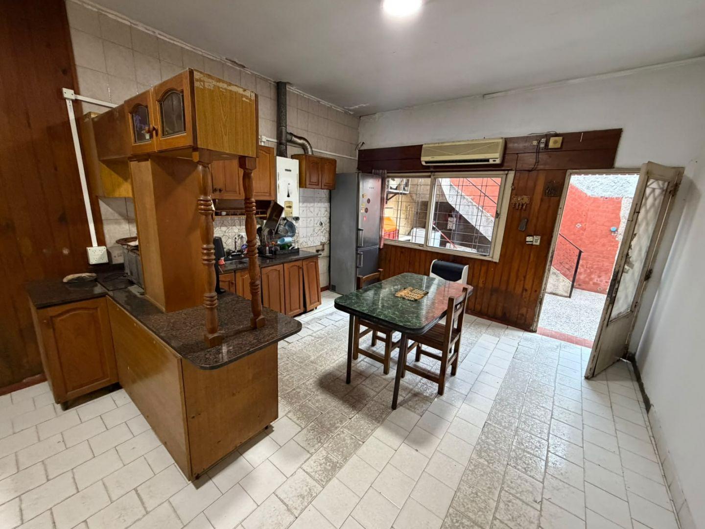 Foto de Oportunidad residencial en Munro, amplio lote, casa a refaccionar!, imagen 2