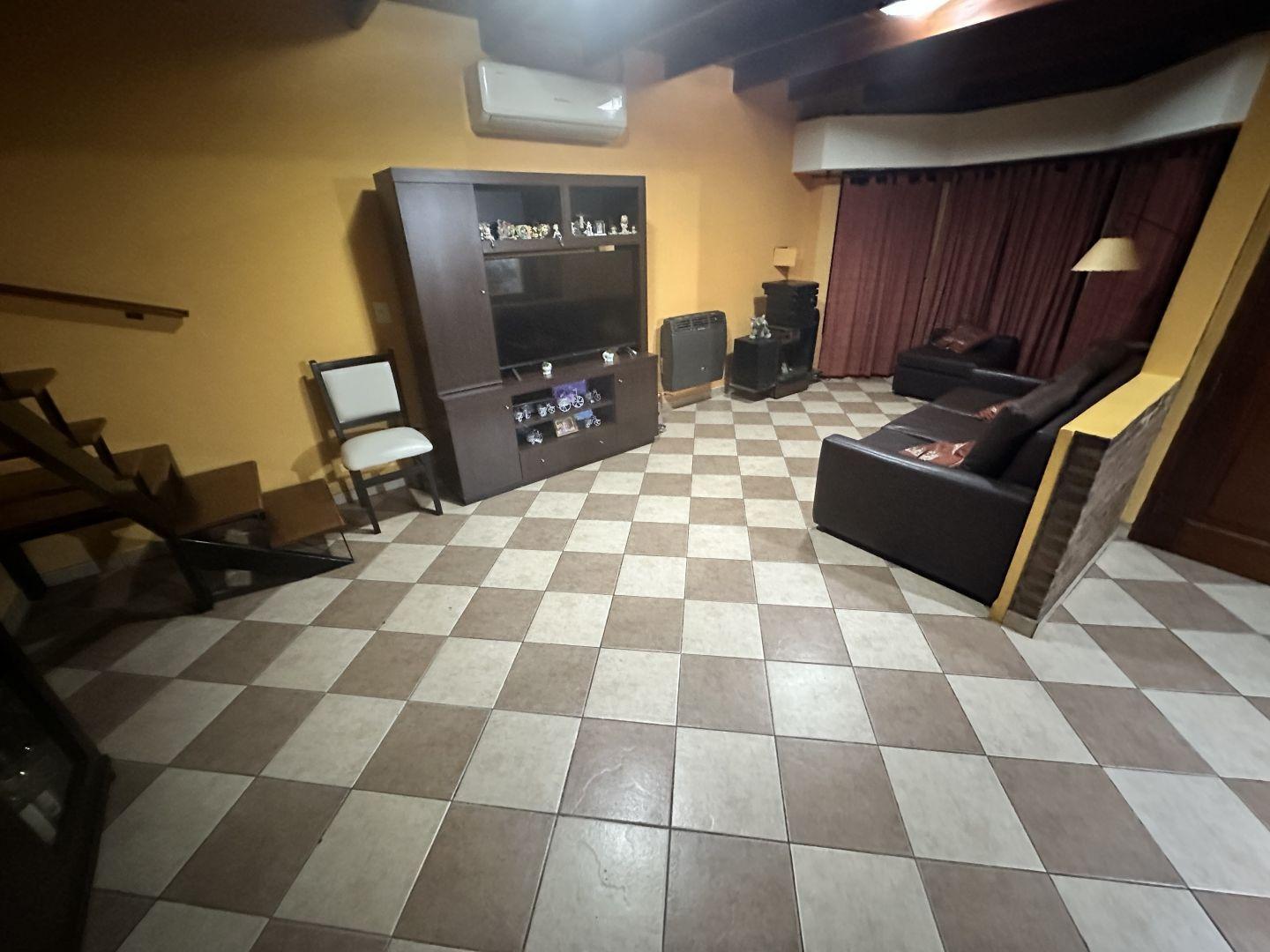 Foto de Hermosa Casa 4 ambientes Apta Crédito, imagen 2