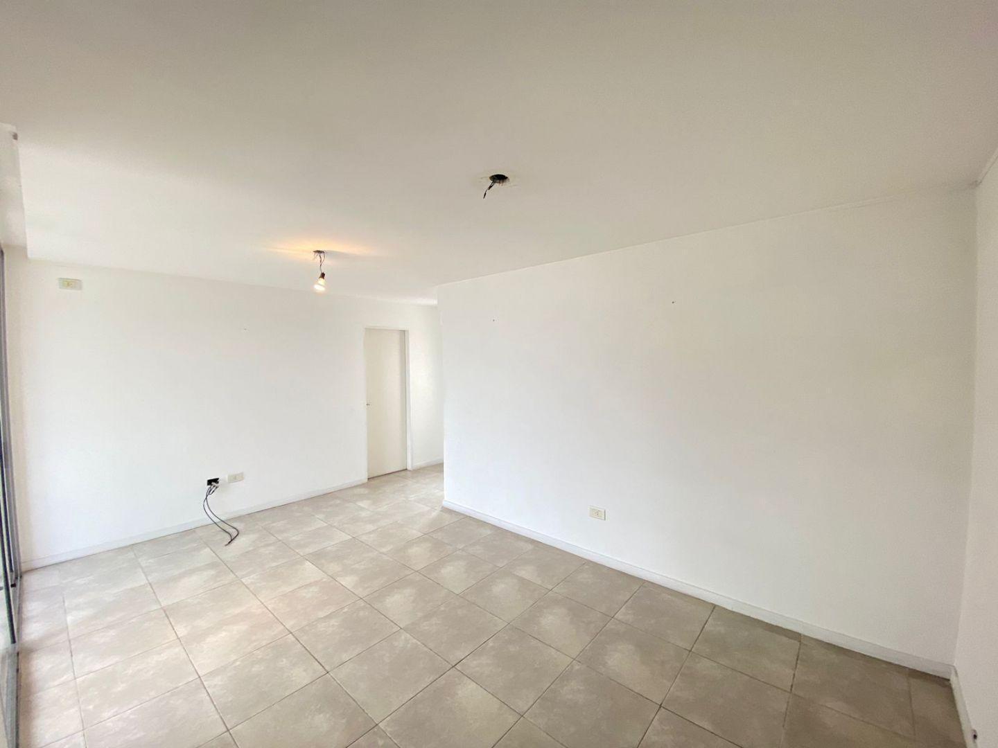 Foto de VENTA 2 ambientes con COCHERA. Parrilla en el balcón,, imagen 5