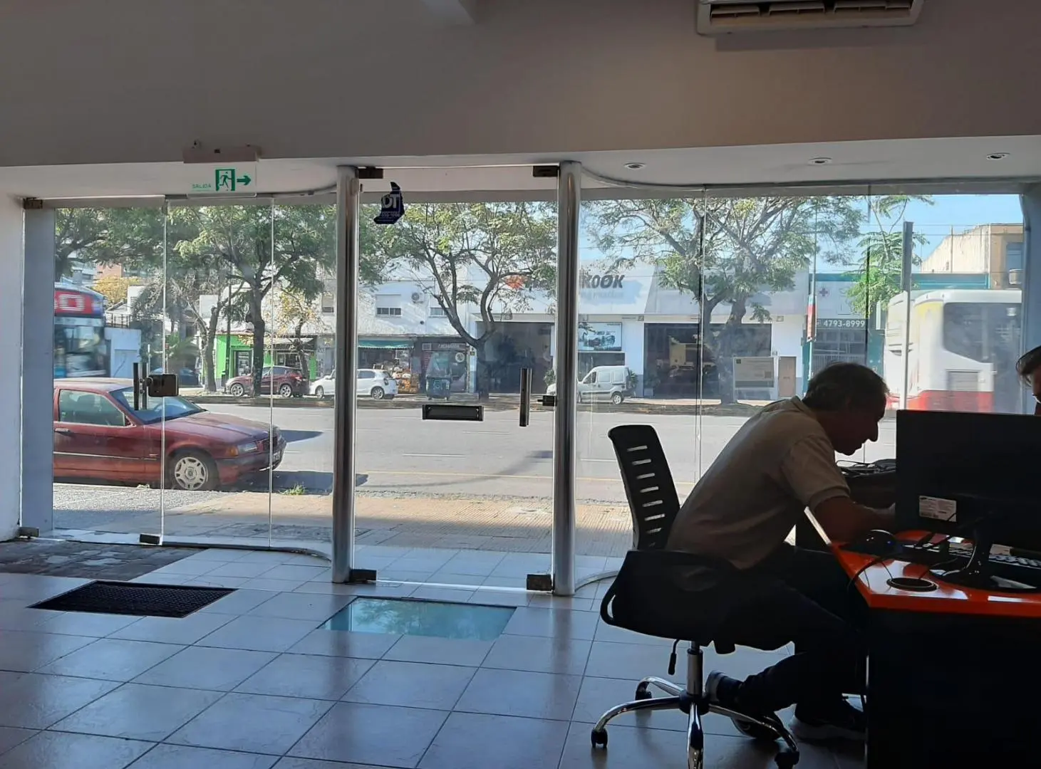 NUEVO PRECIO!!! Local AV SANTA FE MARTINEZ 5