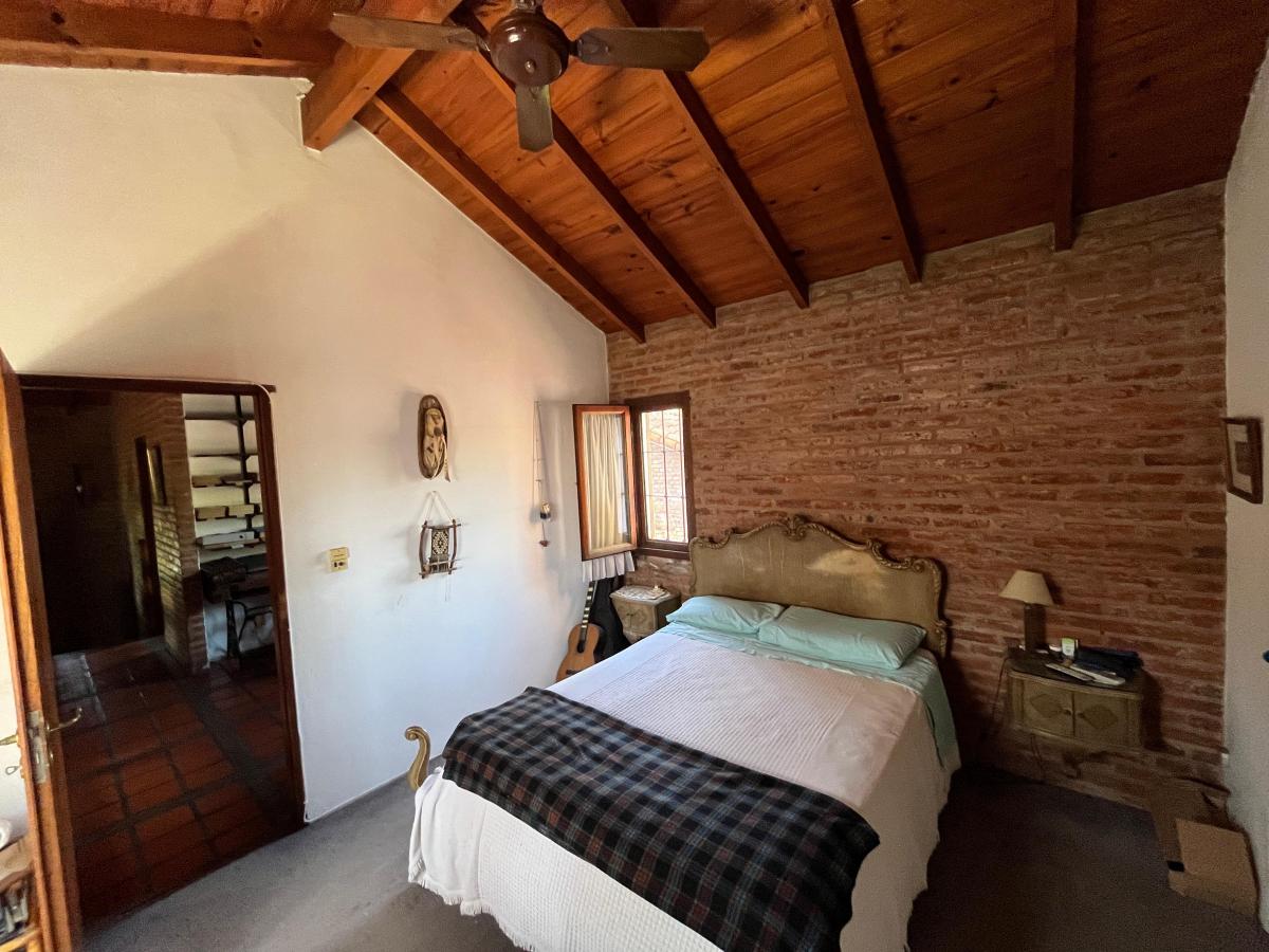 Foto de Sólido chalet con muy buen lote y pileta!!!, imagen 3