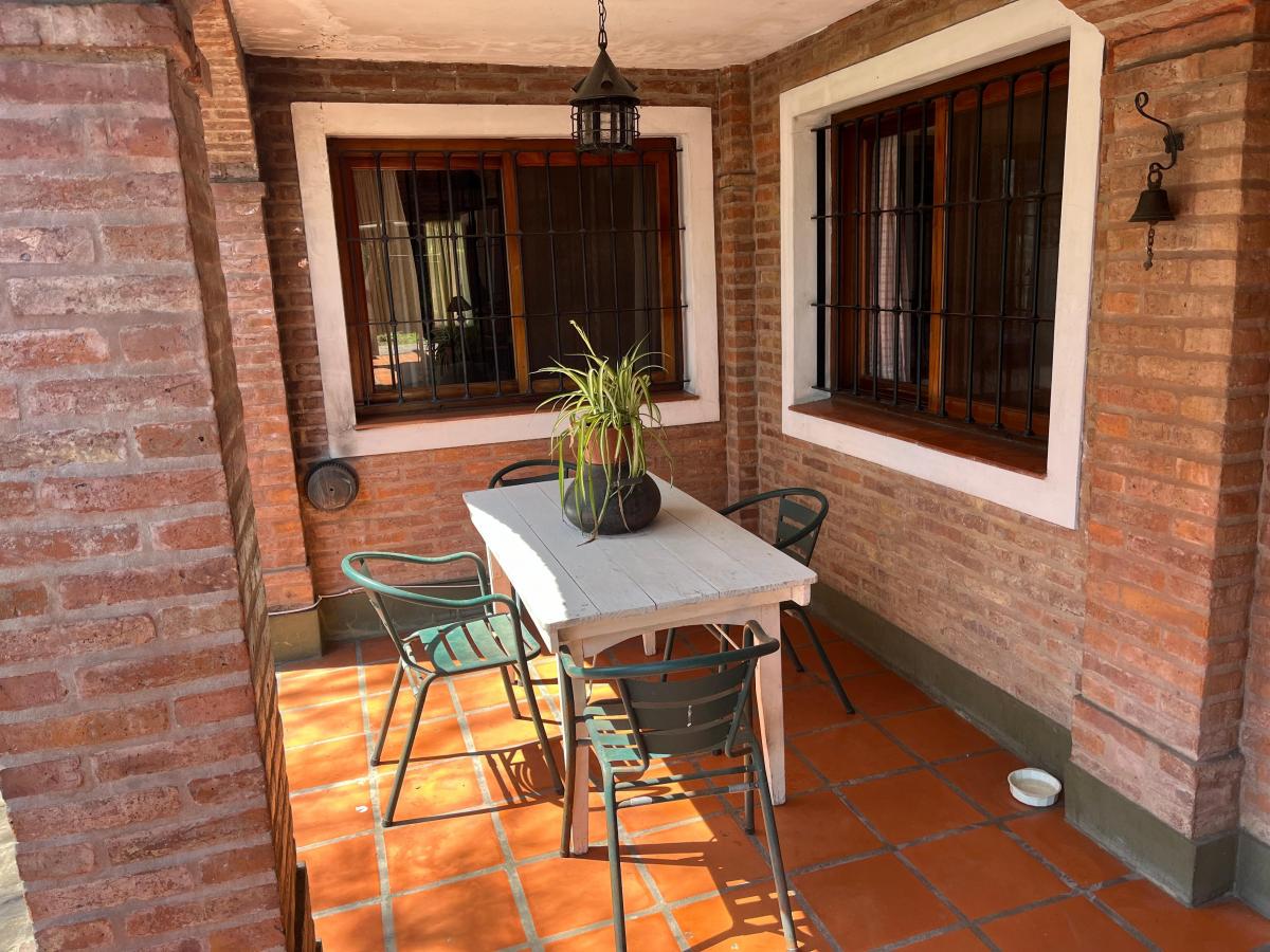 Foto de Sólido chalet con muy buen lote y pileta!!!, imagen 5