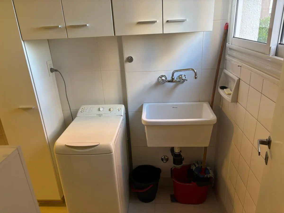 Oportunidad! Lindo departamento de 2 dormitorios, más dependencia, en el corazón de Acassuso! 8
