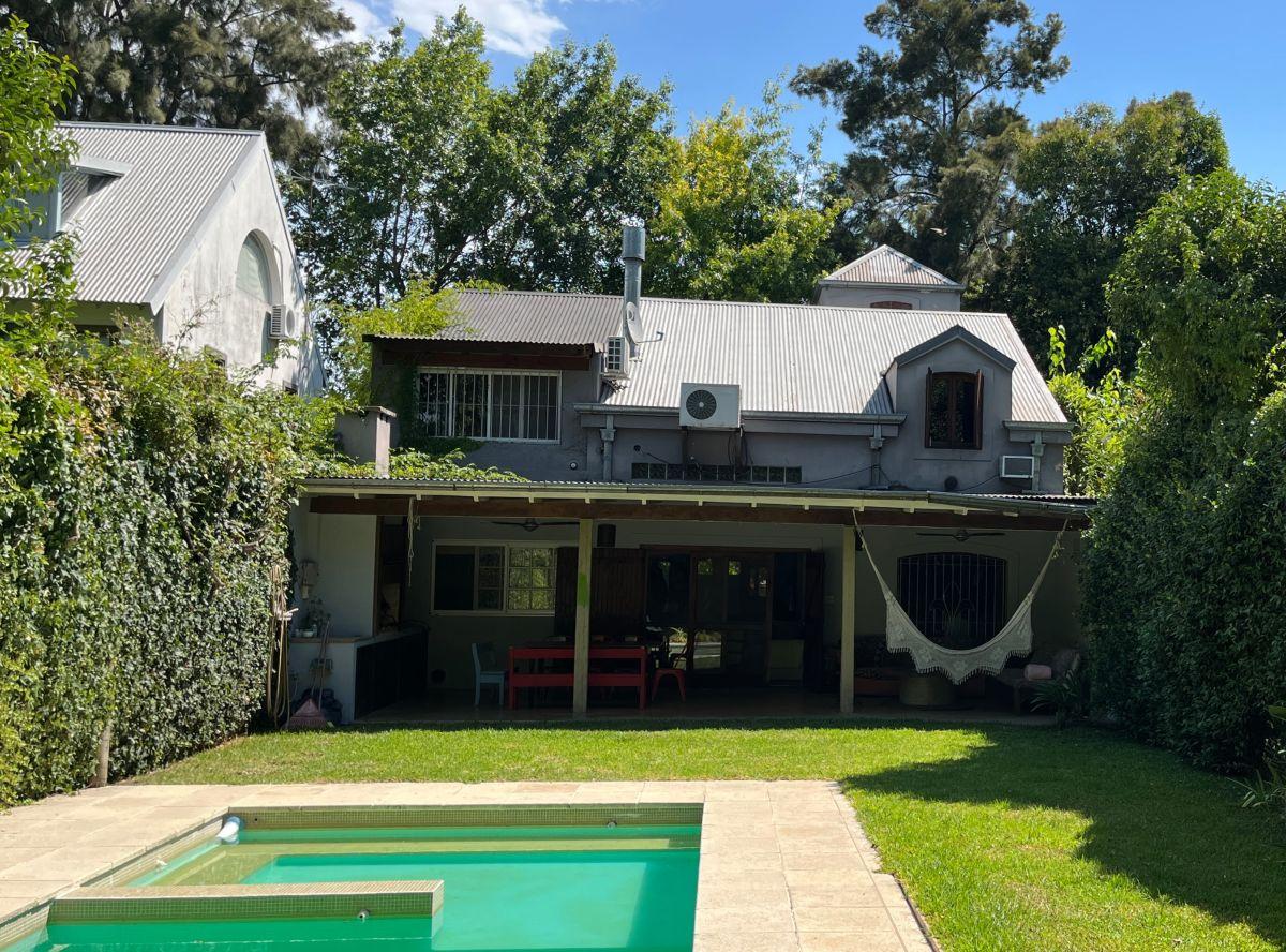 Cómoda casa con lindo jardín y pileta. Cerca del rio y reserva ecológica