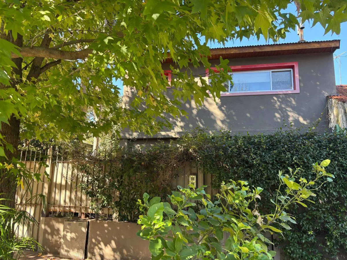 Casa con encanto y versatilidad en el Bajo de San Isidro! 3