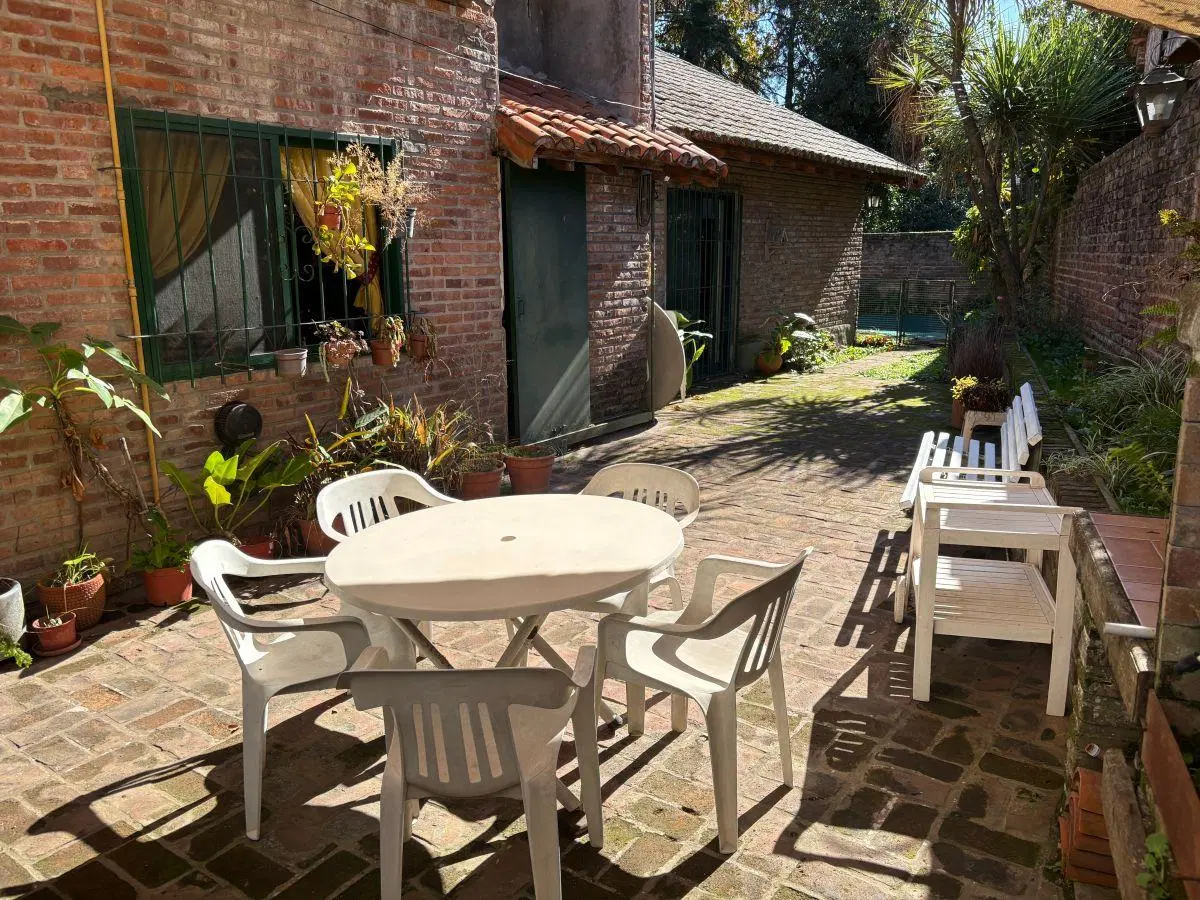 Casa en una planta, en muy linda cuadra de Punta Chica 5