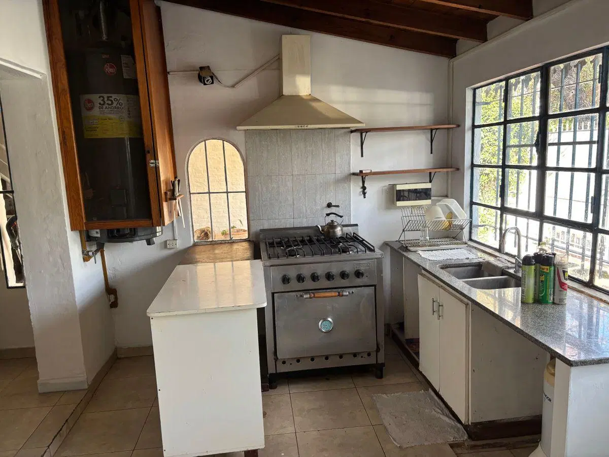 Cómoda y funcional, con lindo jardín y pileta 3