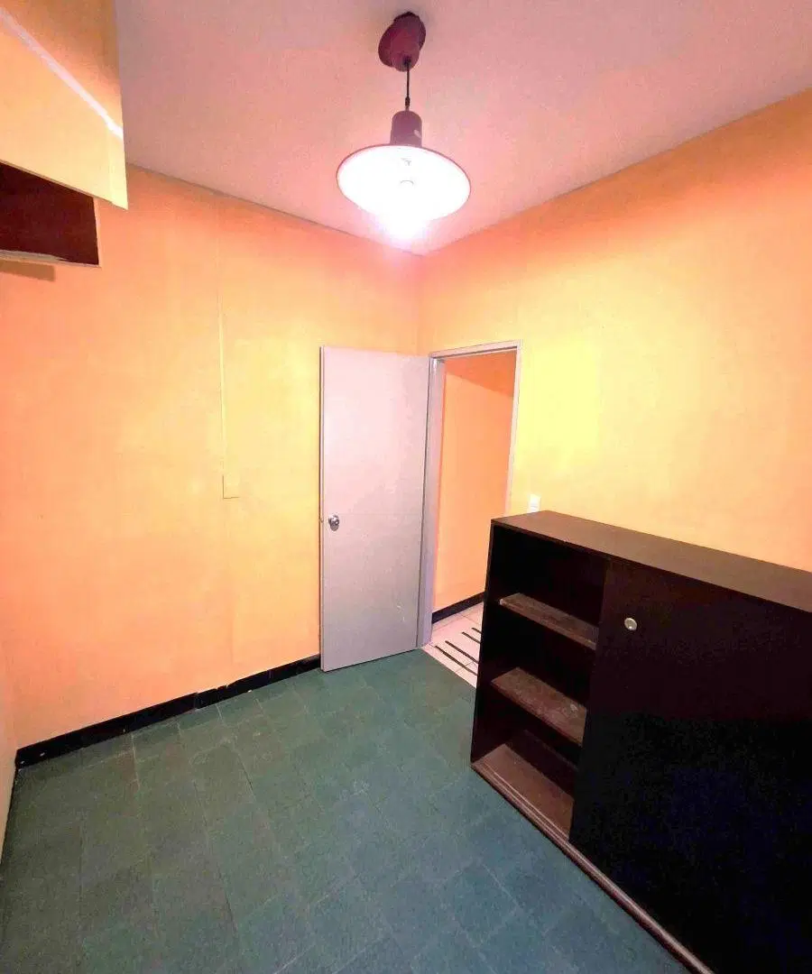 OFICINA/CONSULTORIO 8
