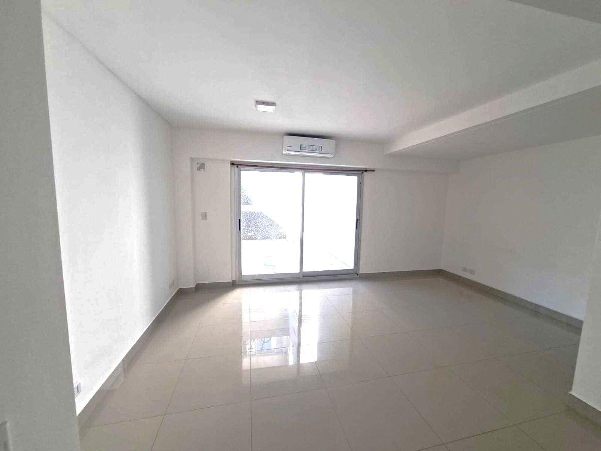 Foto de Monoambiente con Patio y Cochera, imagen 4