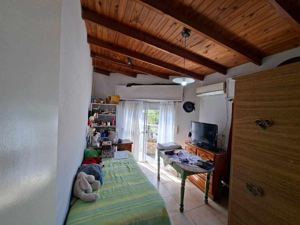 Foto de Casa con oficina y galpon, imagen 5