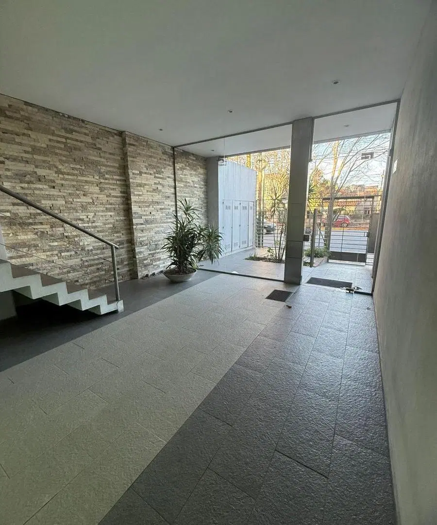 Departamento en Banfield Este 4