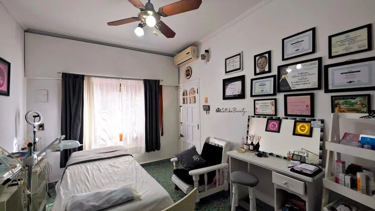 CASA 5 AMBIENTES DE 150 m² TOTALES, SOBRE LOTE PROPIO DE 376 m² EN ADROGUÉ 4