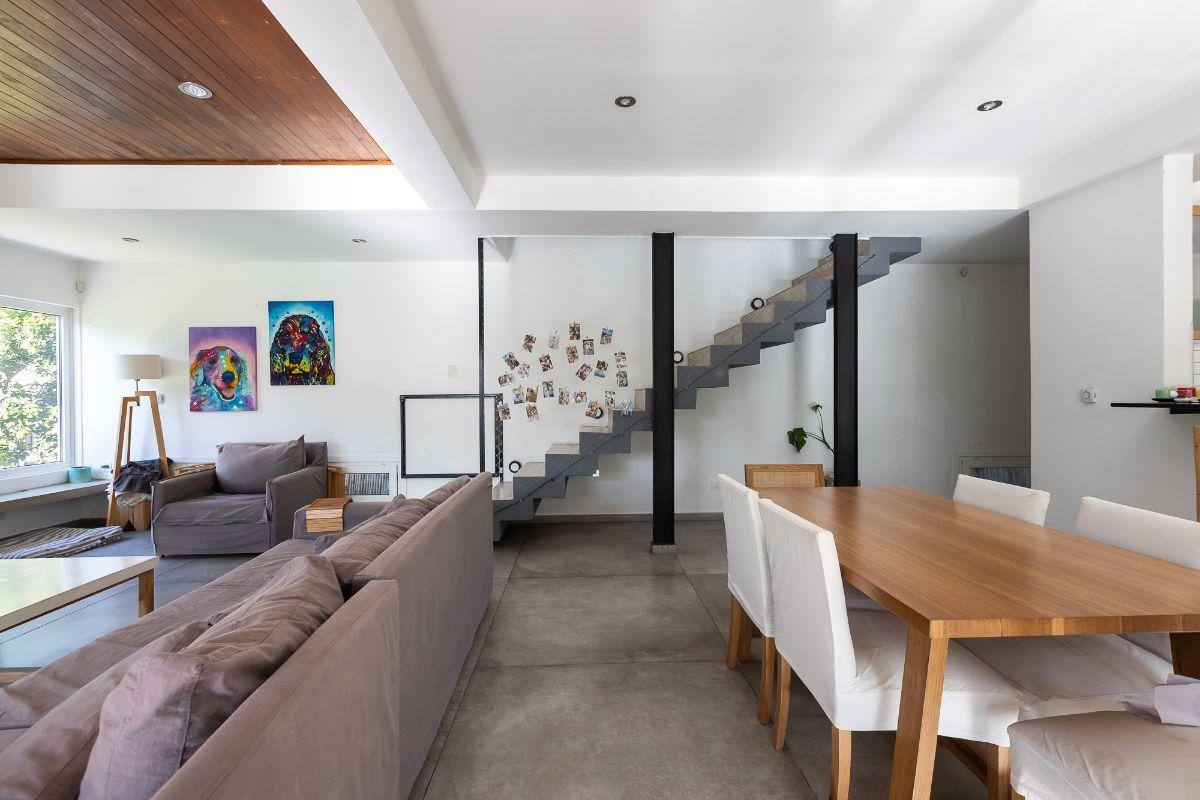 Foto de Casa en Venta 5 Ambientes, Barrio Los Tacos con Jardin y Pileta, imagen 3