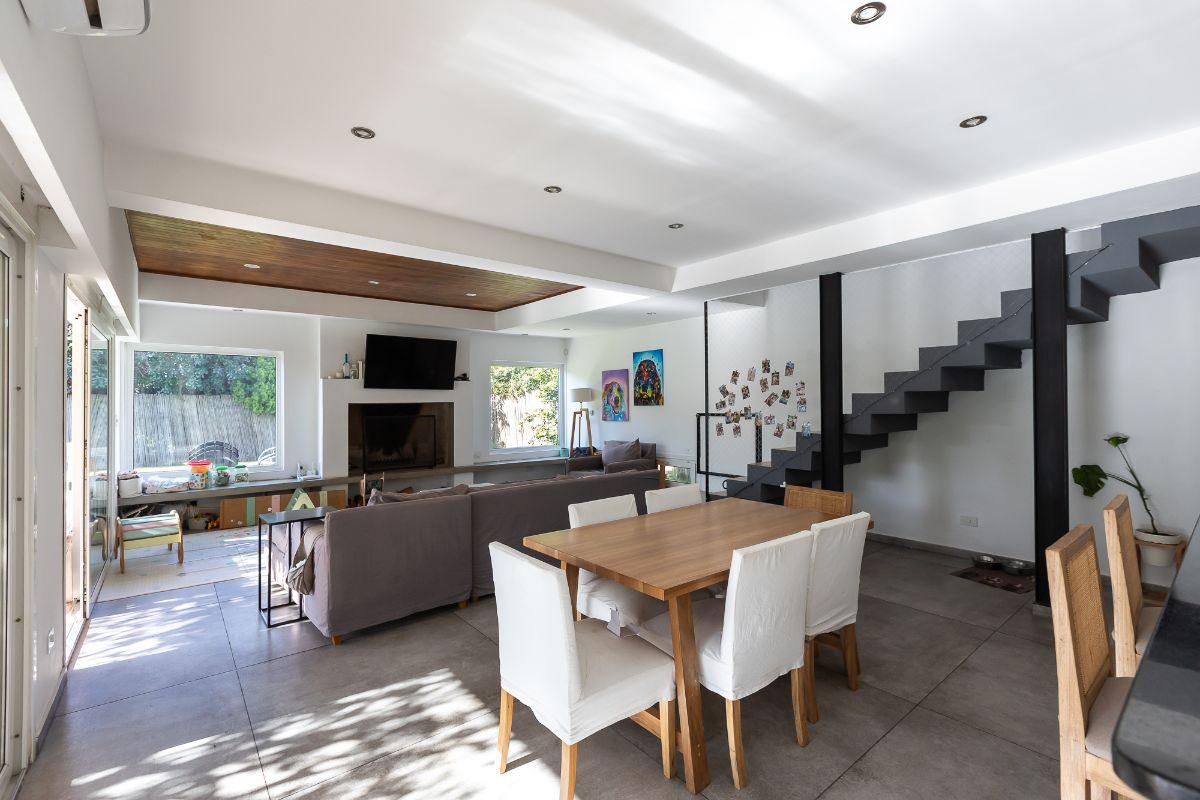Foto de Casa en Venta 5 Ambientes, Barrio Los Tacos con Jardin y Pileta, imagen 5