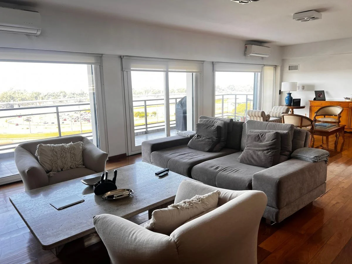 Av. Libertador 4600 - Dúplex con vista abierta y al Hipódromo