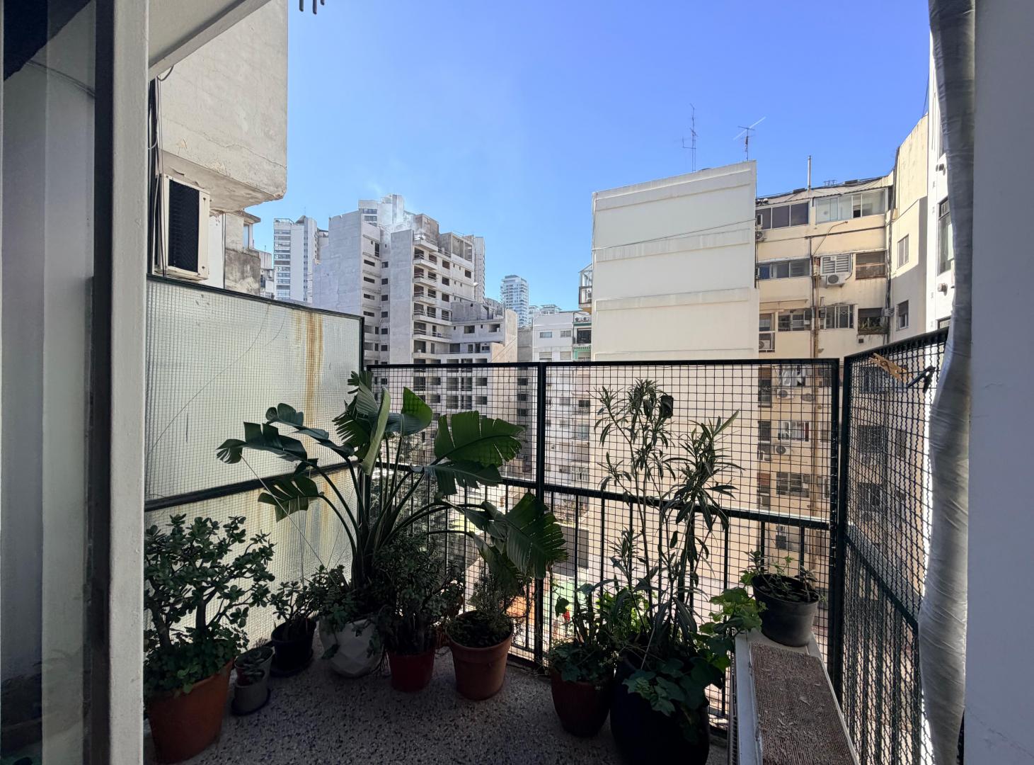 Foto de 4 Ambientes - Contrafrente- Balcon - Muy Luminoso - Semi piso!, imagen 3