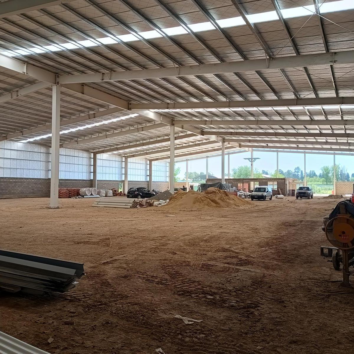 Excelente Galpon de 2850 m² 5