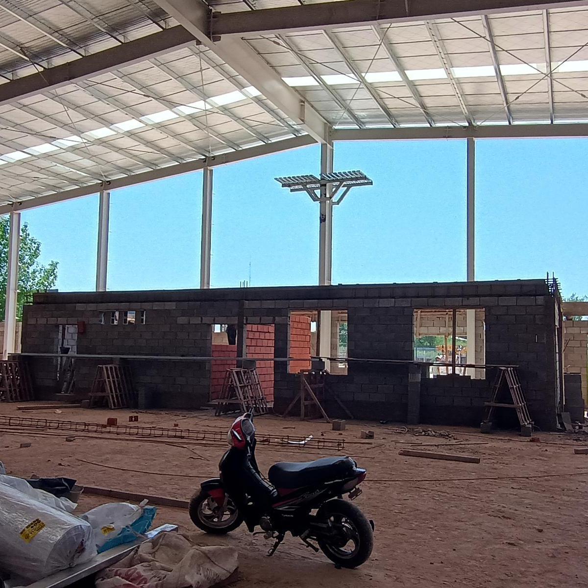 Excelente Galpon de 2850 m² 1