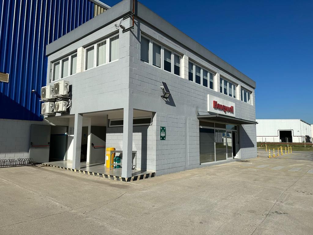 Excelente Centro Logístico/industrial Dentro del Polo Industrial Ezeiza 1