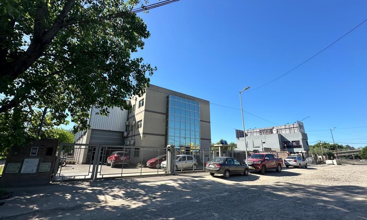 Depósito en Area de Promoción El Triangulo 5