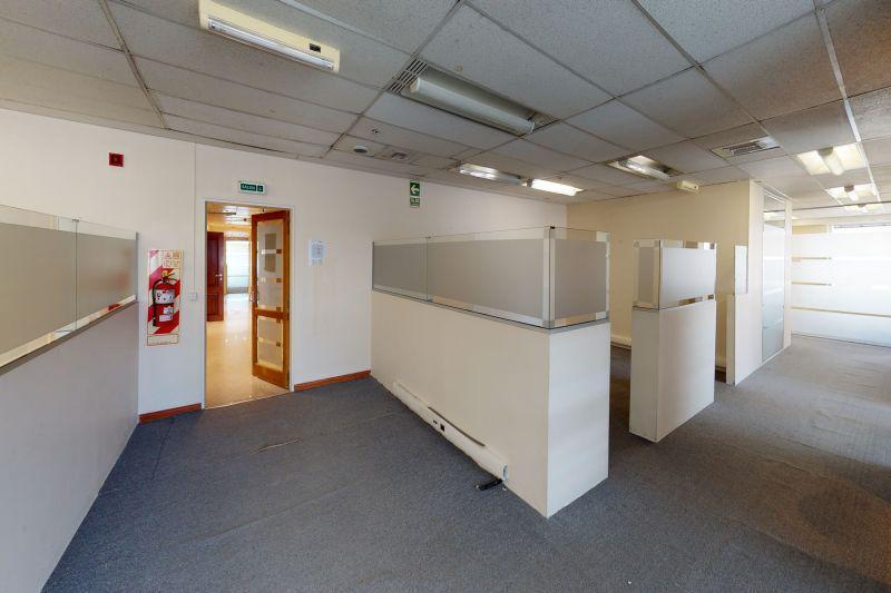 Oficinas en Catalinas | Impecable Estado | Venta con Renta 4