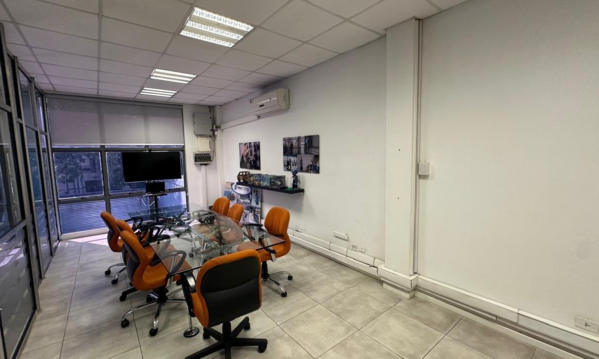 Depósito con Oficinas con Excelente Ubicación 5