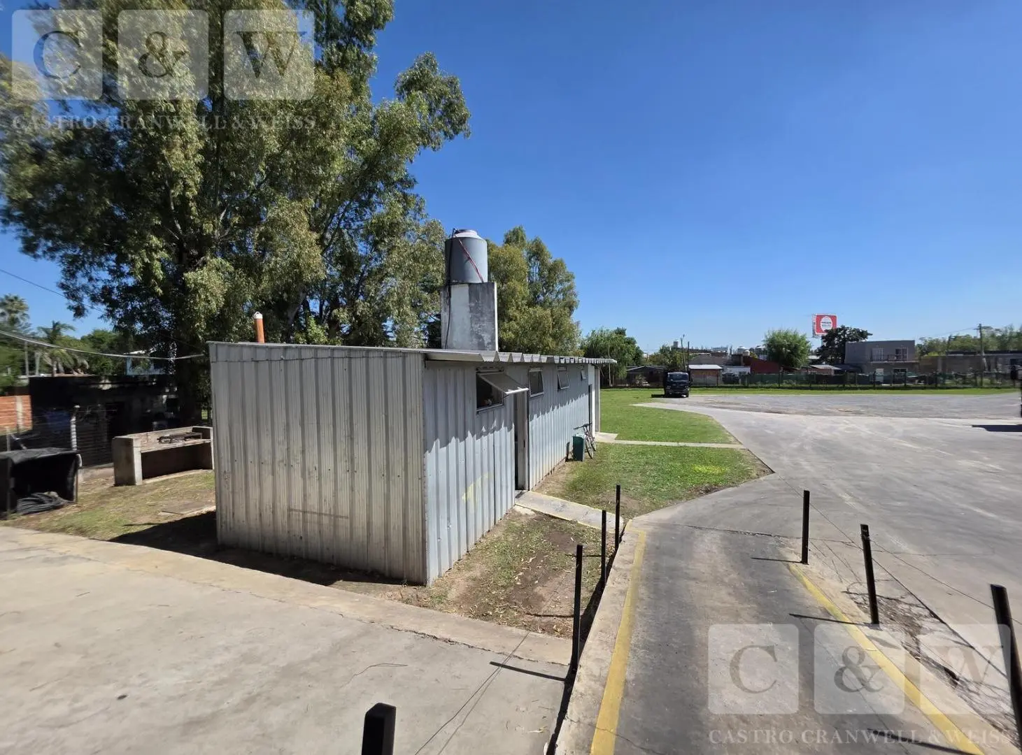 Depósito con Oficinas. 5