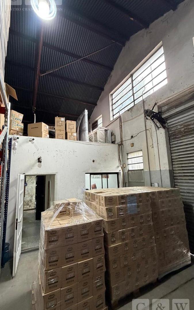 Foto de Galpón deposito zonificación industrial, imagen 2