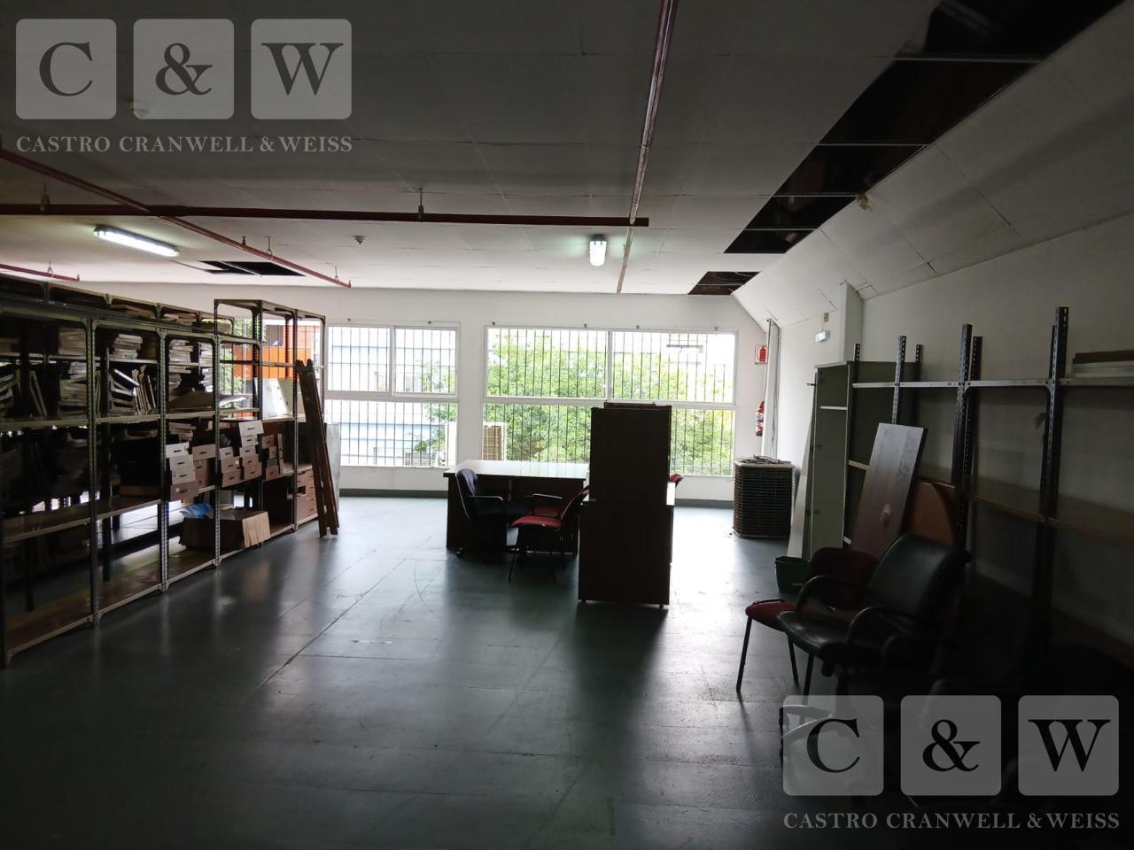 Foto de Deposito/Galpón en venta sobre importante Avenida, Pompeya., imagen 1
